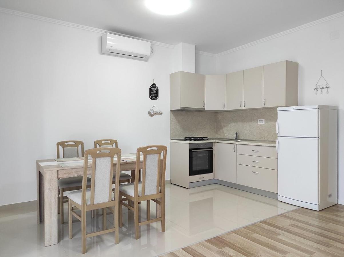 One Bedroom Apartment Gogo With Private Parking 内乌姆 外观 照片